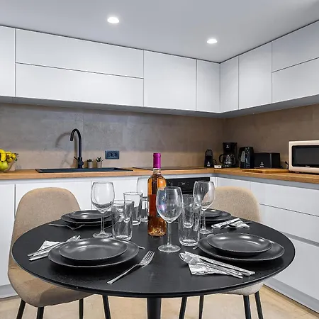 San Marino Luxury #2 * Azgúru